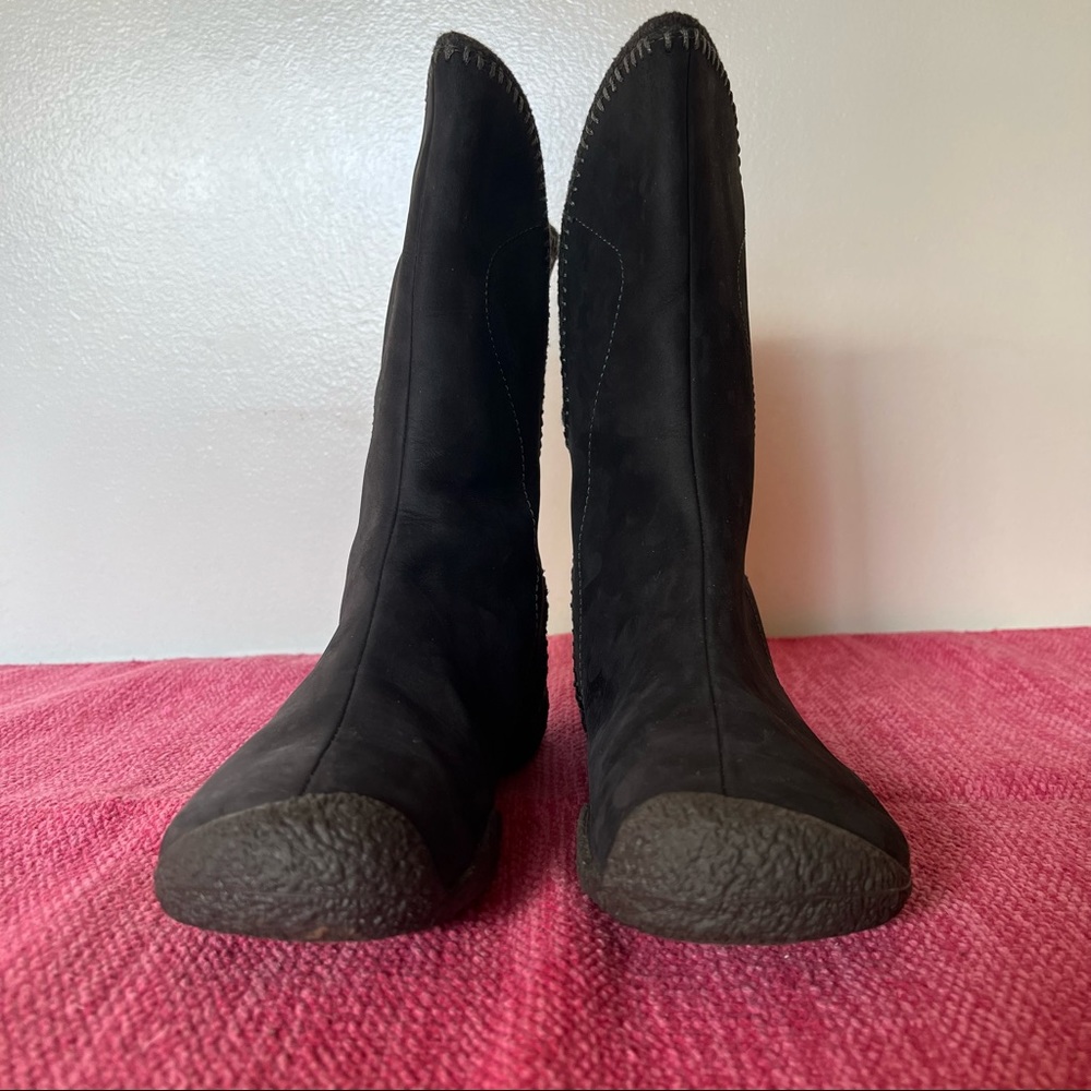 Chamonix Waterproof Pull On MIDI boot.